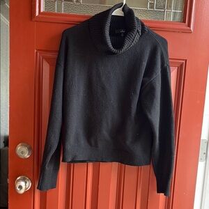 💜 Black Turtleneck Sweater